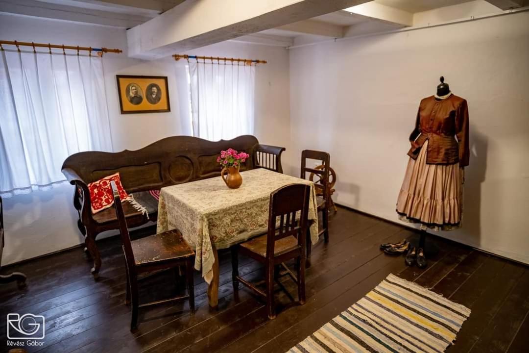 Szazszorszep Vendeghaz Apartment