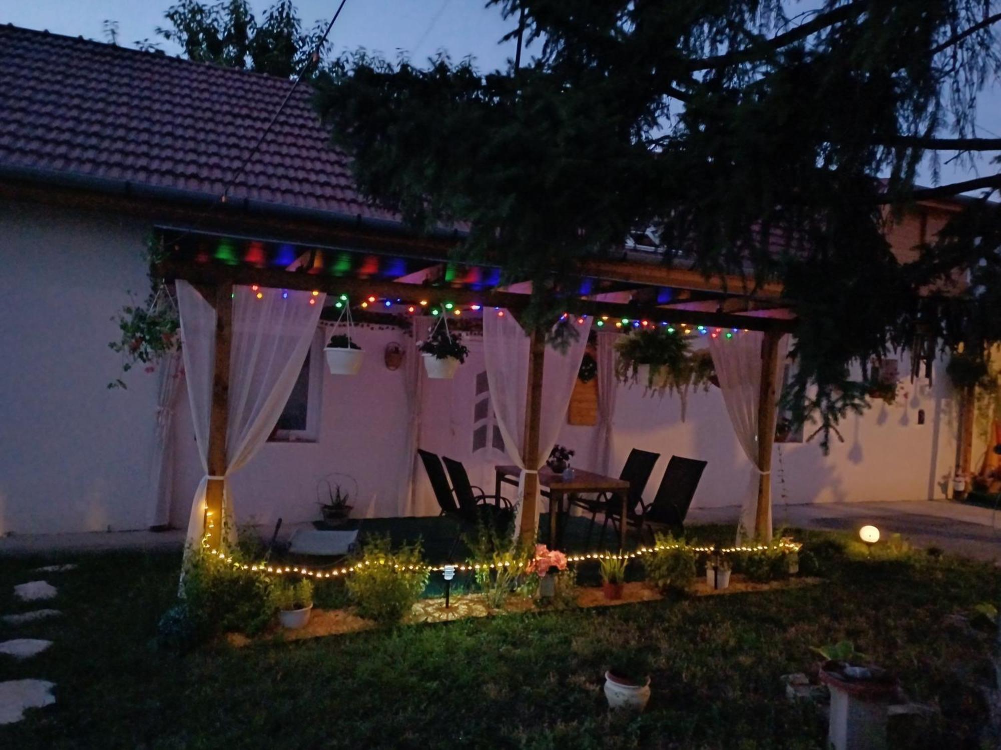 Szazszorszep Vendeghaz Apartment